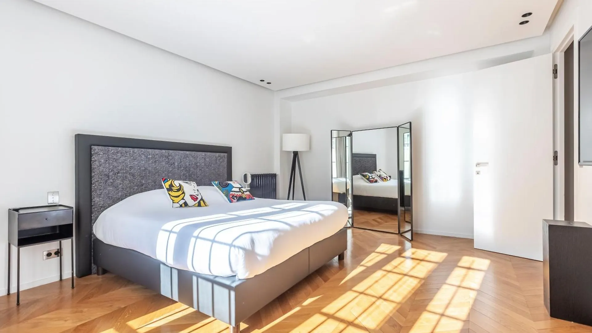 Amazing 2bdr/6pax Next To Champs Elysees パリ