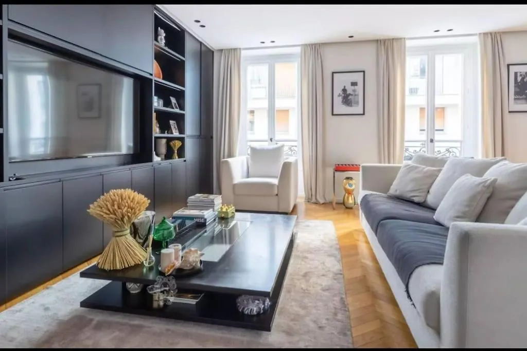 Amazing 2bdr/6pax Next To Champs Elysees Apartment *