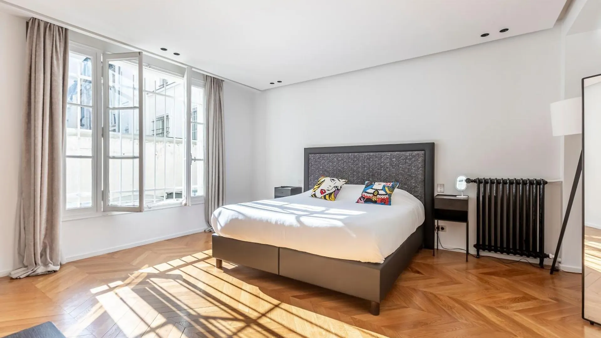 Apartment Amazing 2bdr/6pax Next To Champs Elysees
